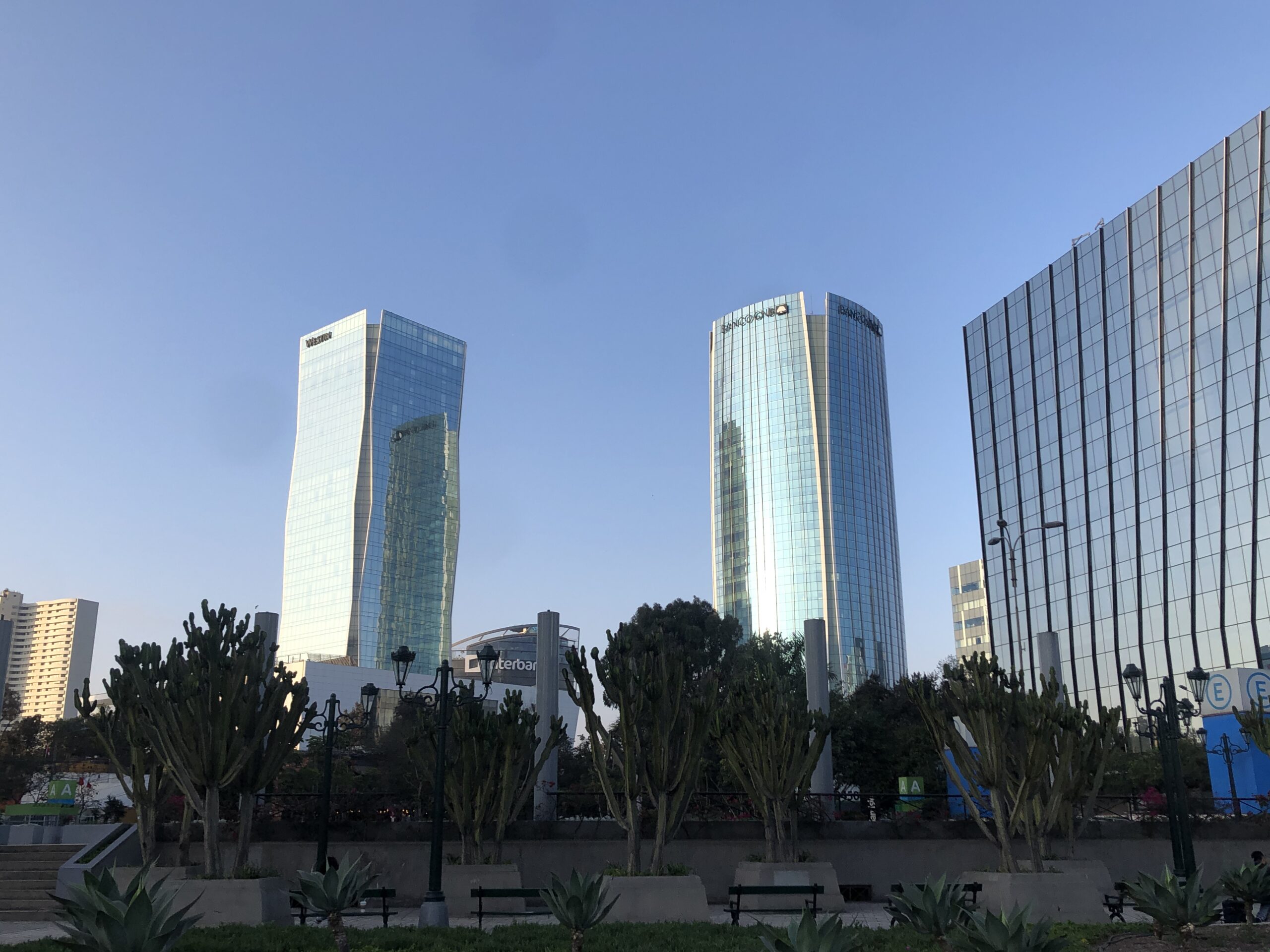Edificios corporativos en San Isidro, Lima